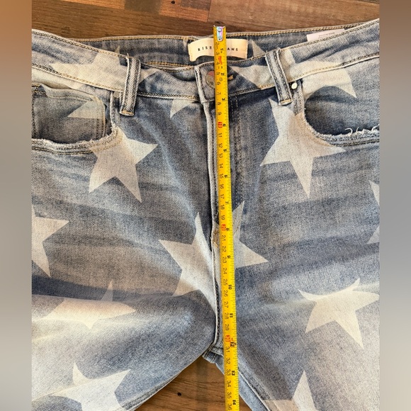 Risen High Rise Wide Leg Star Print Jeans, size 11/30 Stretchy Light Wash Ankle - Picture 8 of 13